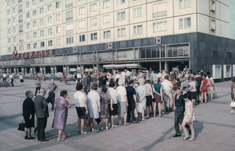Bichas para o supermercado, R.D.A., 1970