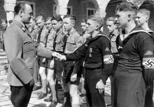 el nazismo de las juventudes hitlerianas